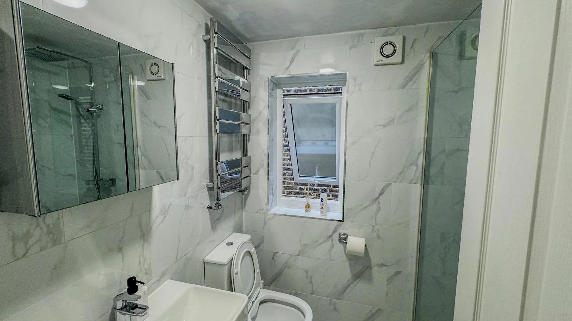 Stratford House Villa London Holiday home