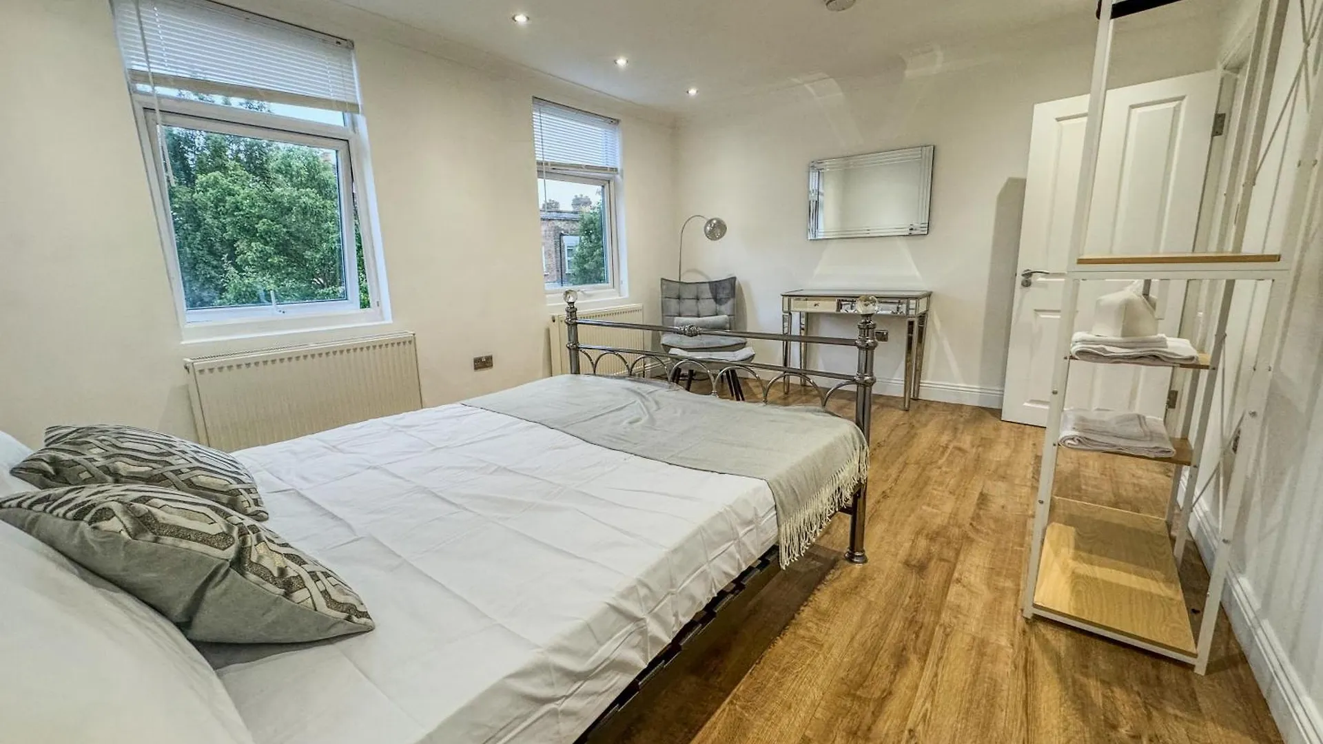 Stratford House Villa London Holiday home